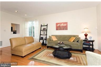 8415 Glad Rivers Row Columbia, MD 21045 - Photo 5 of 24 Gallery Image 5