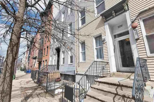 $2,400 | 309 Monroe Street, Unit 4, Hoboken, NJ 07030