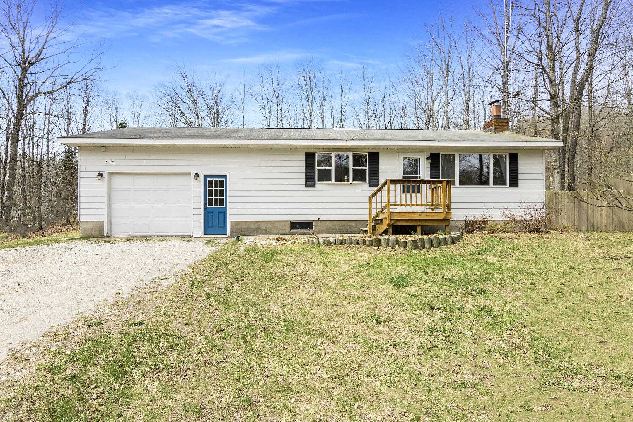 1296 River Road Beulah, MI 49617 - Photo 27 of 29 1933350-cbfbe998-a599-4a19-a050-632a0a68d2c7.JPG
