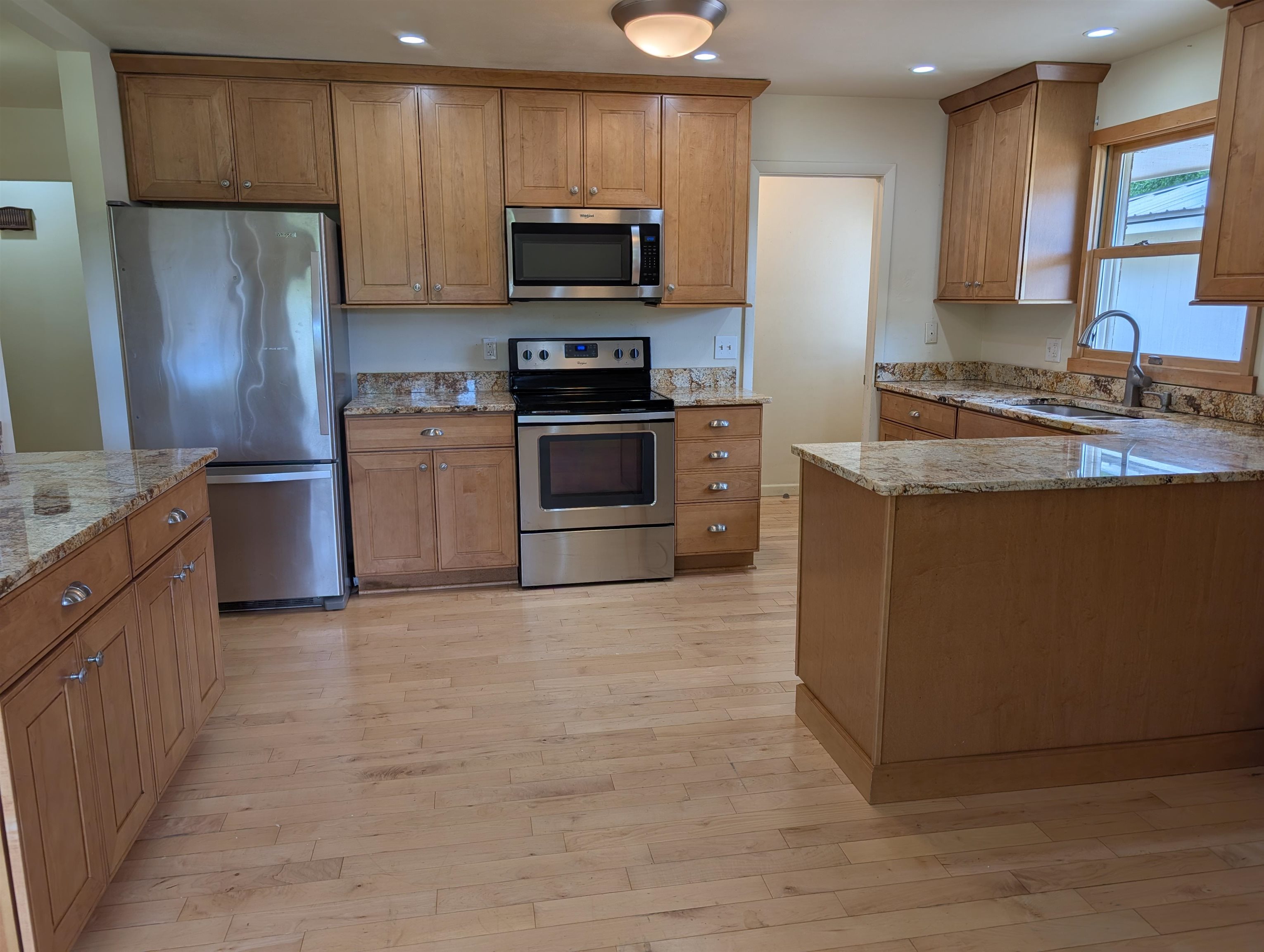 13835 Saunders Road Pecatonica, IL 61063 - Photo 4 of 24