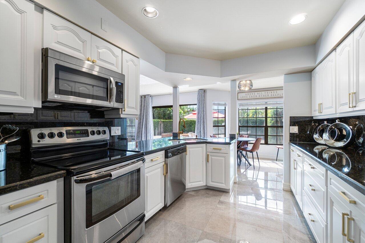 21669 Town Pl Drive Boca Raton, FL 33433 - Photo 14 of 41 STAINLESS APPLIANCS