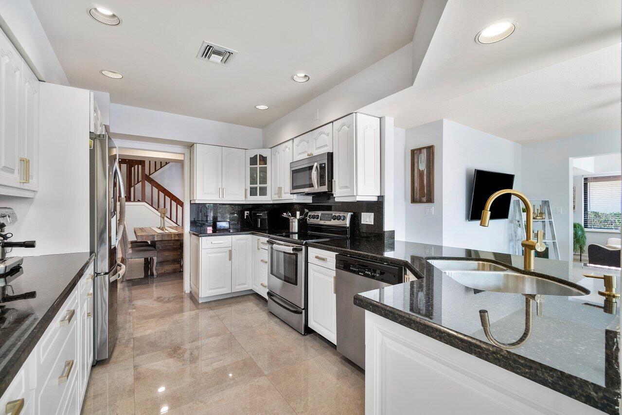 21669 Town Pl Drive Boca Raton, FL 33433 - Photo 15 of 41 BEAUTIFUL UPDATED KITCHEN