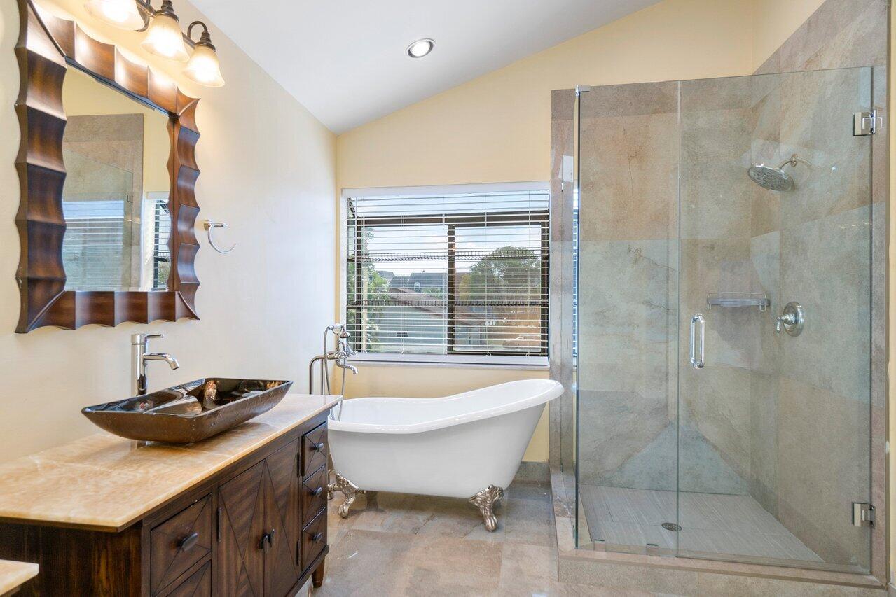 21669 Town Pl Drive Boca Raton, FL 33433 - Photo 24 of 41 CLAWED SOAKING TUB & SEPERATE SHOWER
