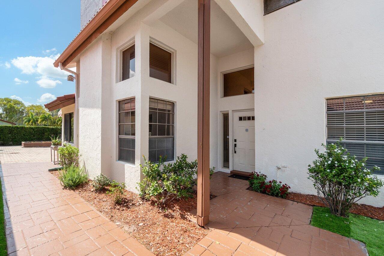 21669 Town Pl Drive Boca Raton, FL 33433 - Photo 32 of 41 COURTYARD