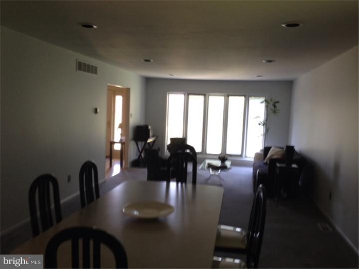40 Tulip Road Holland, PA 18966 - Photo 8 of 24 Living Room