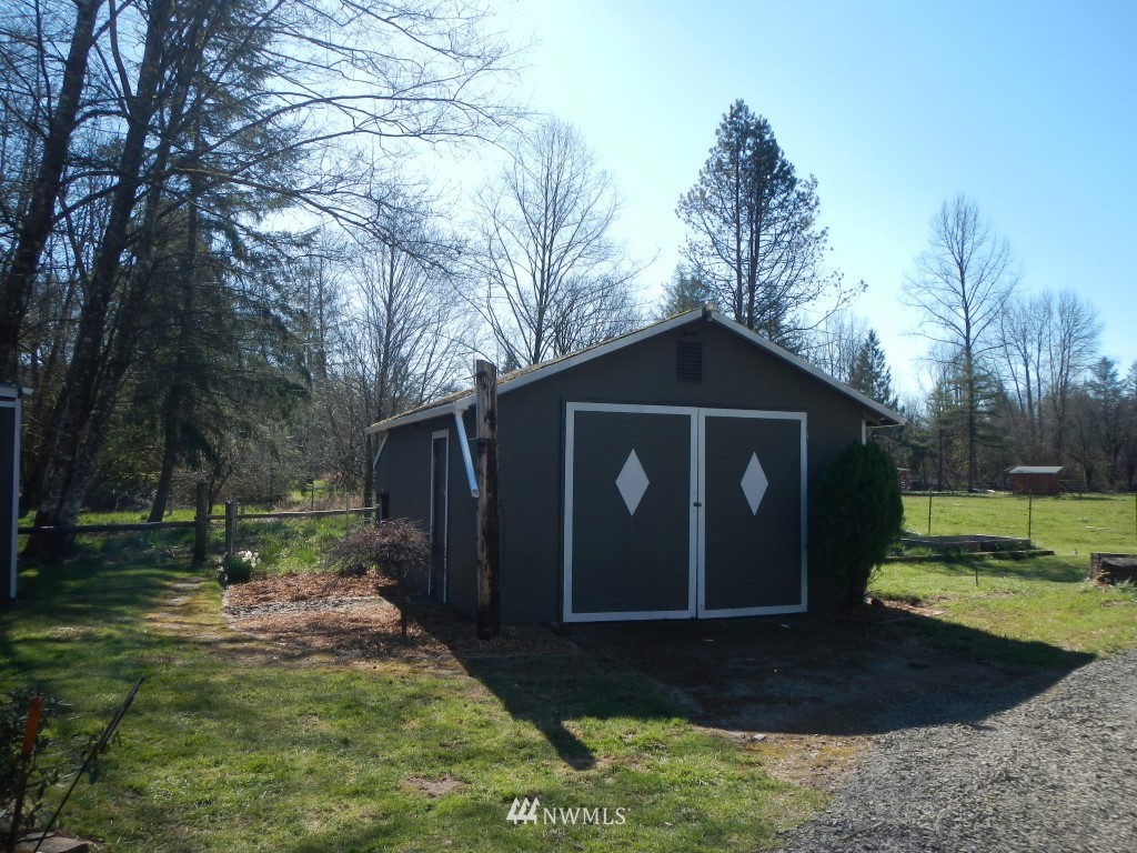 644 Shanklin Road Onalaska, WA 98570 - Photo 11 of 25 Gallery Image 11
