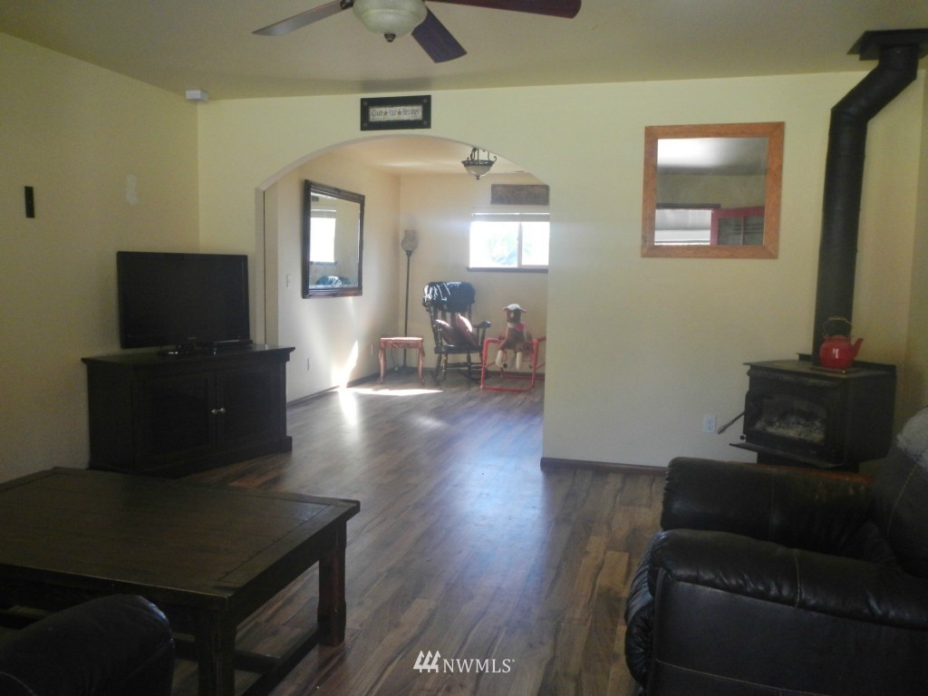 644 Shanklin Road Onalaska, WA 98570 - Photo 3 of 25 Gallery Image 3