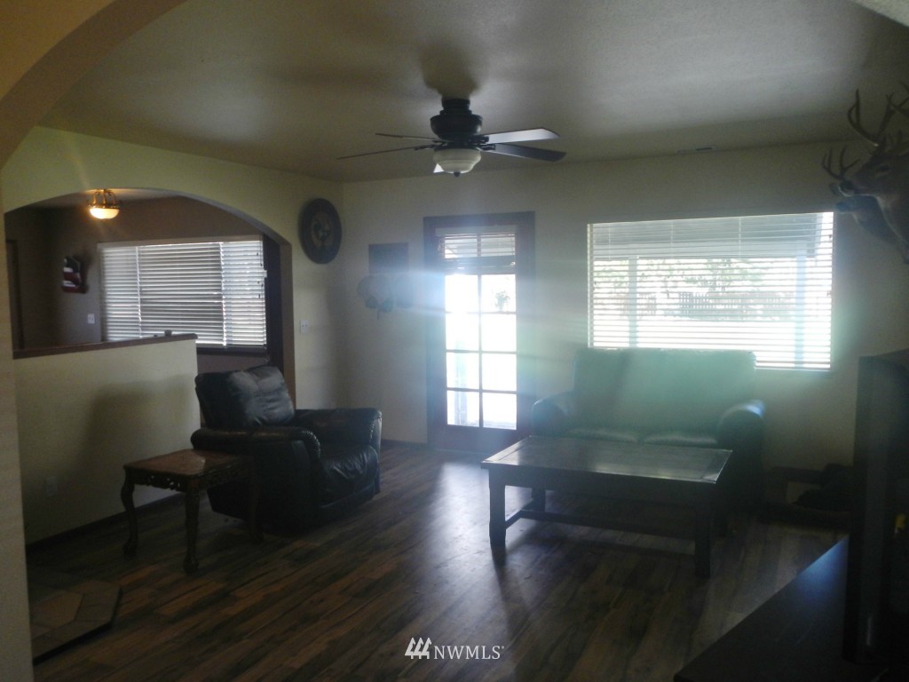 644 Shanklin Road Onalaska, WA 98570 - Photo 4 of 25 Gallery Image 4