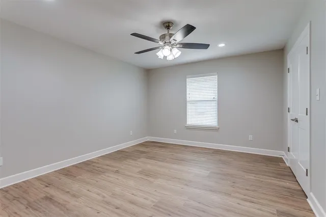 $1,575 | 607 Casa Linda Street, Unit B, Ennis, TX 75119