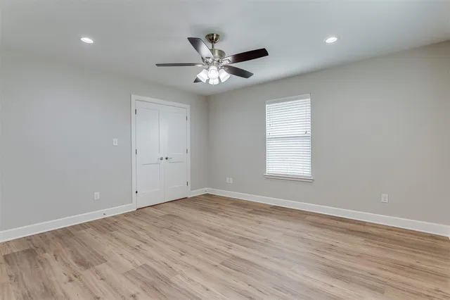 $1,575 | 607 Casa Linda Street, Unit B, Ennis, TX 75119