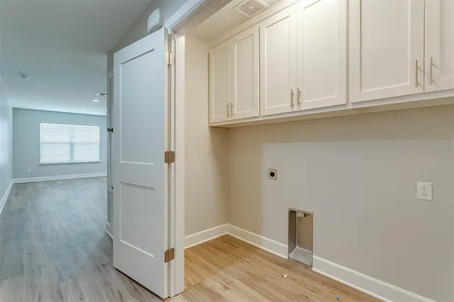 $1,575 | 607 Casa Linda Street, Unit B, Ennis, TX 75119