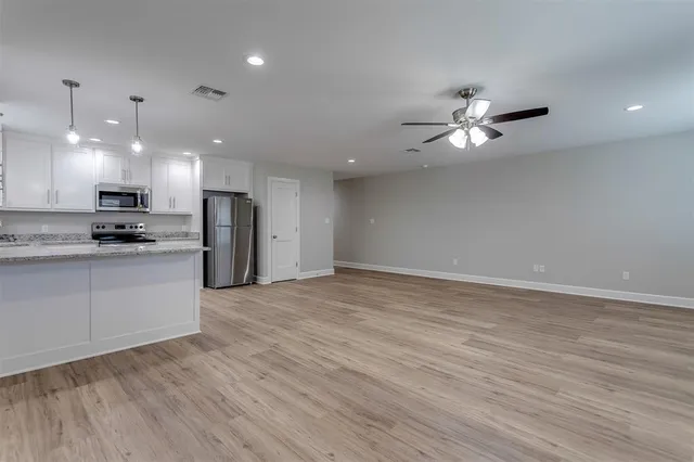 $1,575 | 607 Casa Linda Street, Unit B, Ennis, TX 75119