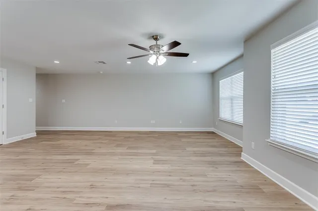 $1,575 | 607 Casa Linda Street, Unit B, Ennis, TX 75119