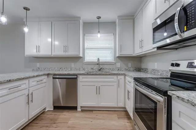 $1,575 | 607 Casa Linda Street, Unit B, Ennis, TX 75119