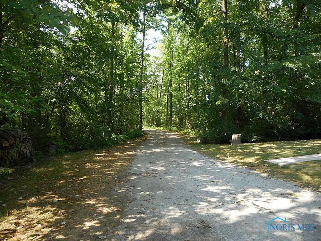 4779 Hanley Road Walbridge, OH 43465 - Photo 12 of 16 Yard/Garden.