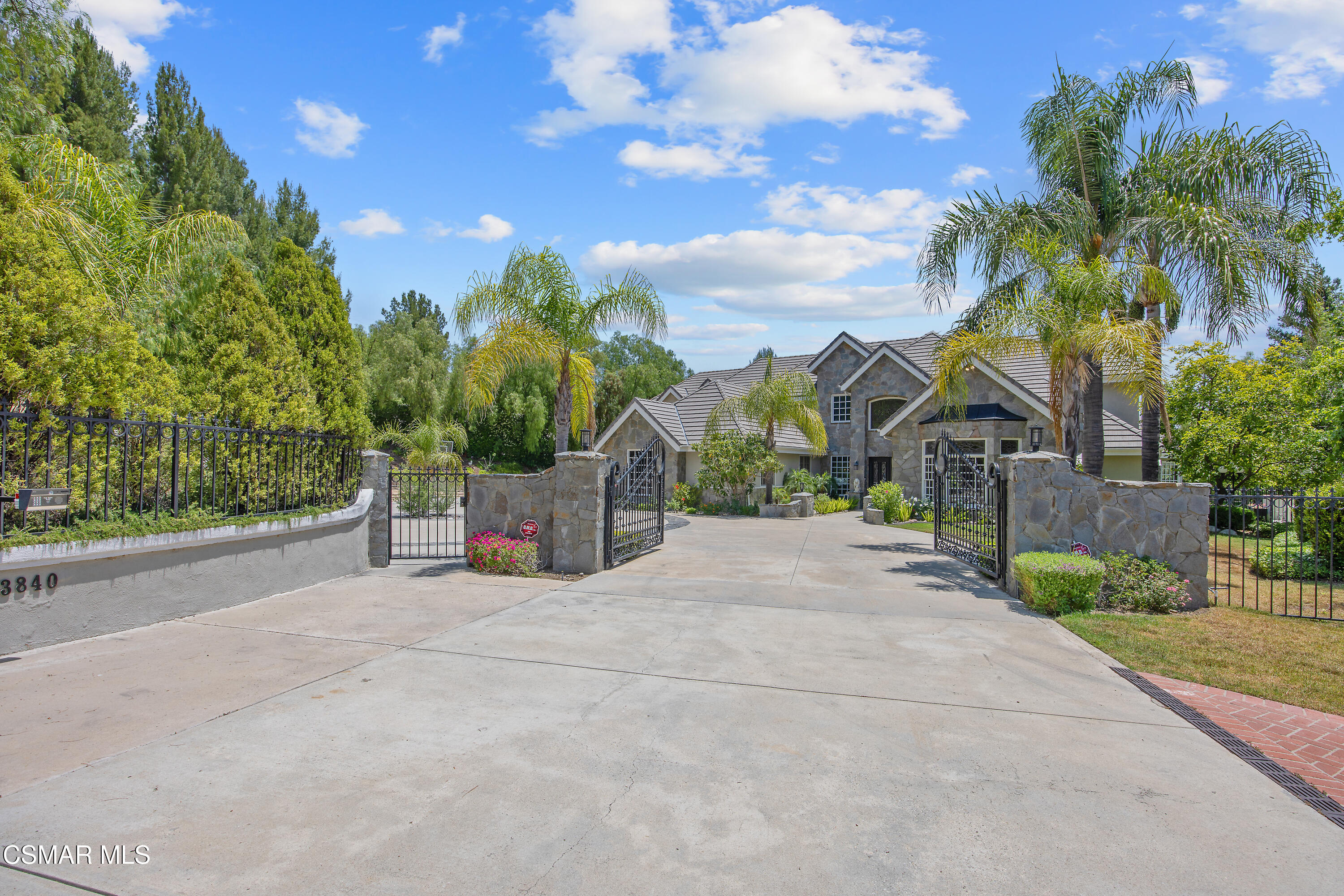 3840 Castle View Road Agoura Hills, CA 91301 - Photo 75 of 94 a view of a house with palm trees