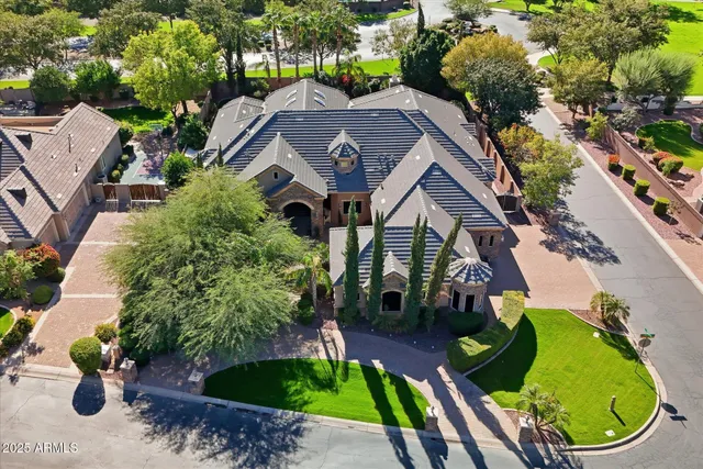$1,995,000 | 3121 East Bonanza Court, Gilbert, AZ 85297