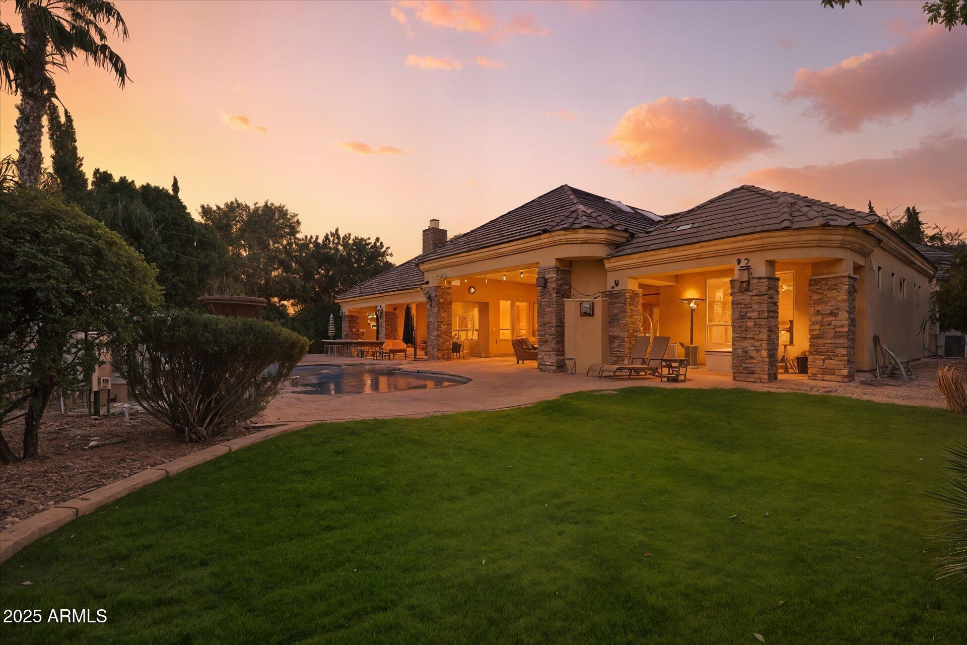 3121 East Bonanza Court Gilbert, AZ 85297 - Photo 12 of 83 a view of house with garden