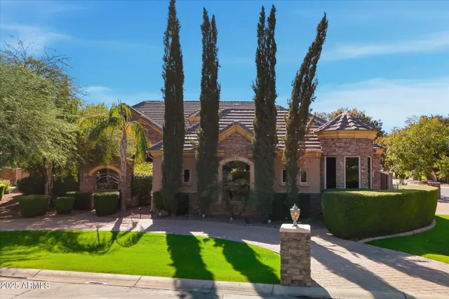 $1,995,000 | 3121 East Bonanza Court, Gilbert, AZ 85297