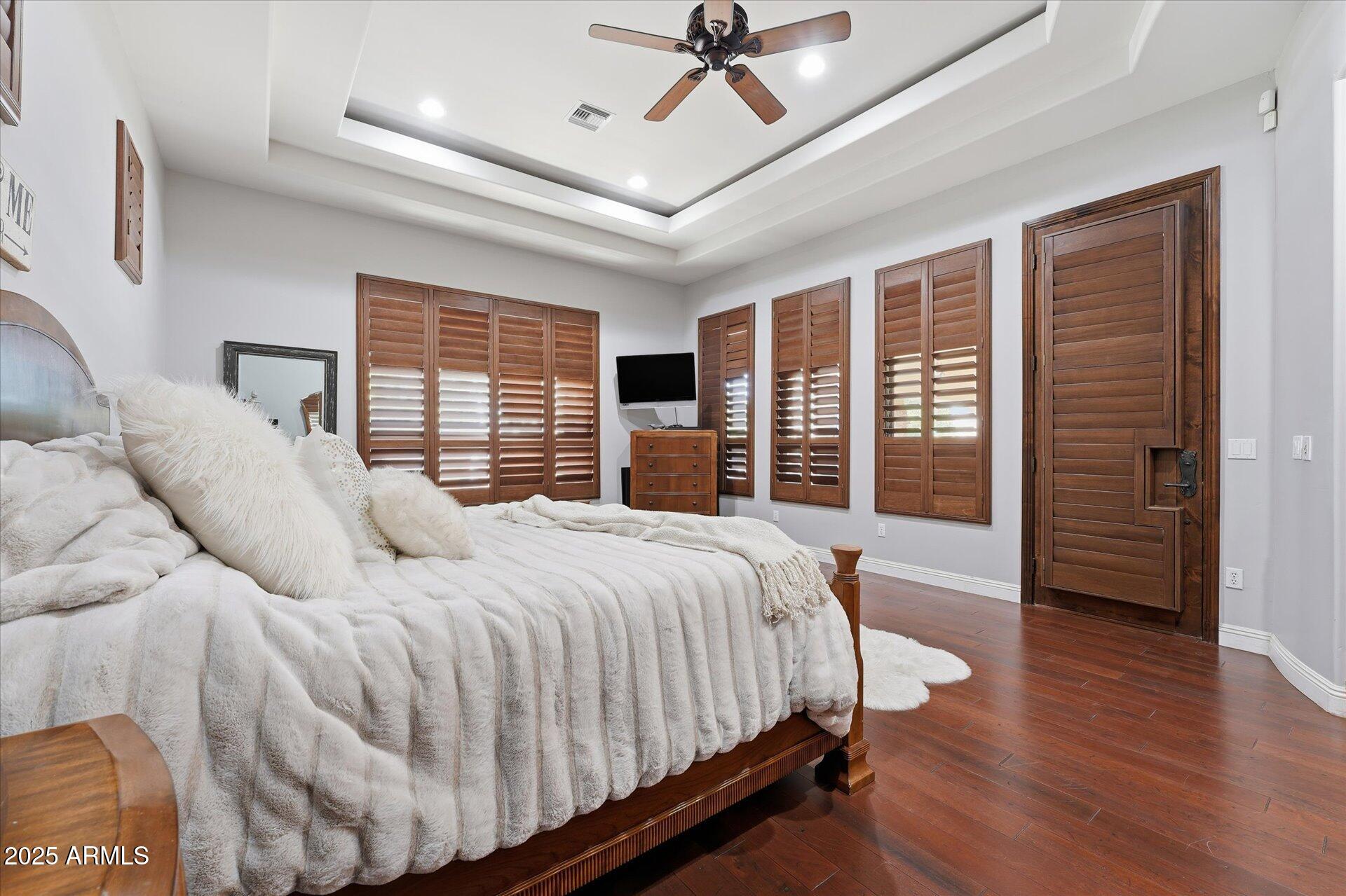 3121 East Bonanza Court Gilbert, AZ 85297 - Photo 40 of 83 45-045-primary-bedroom