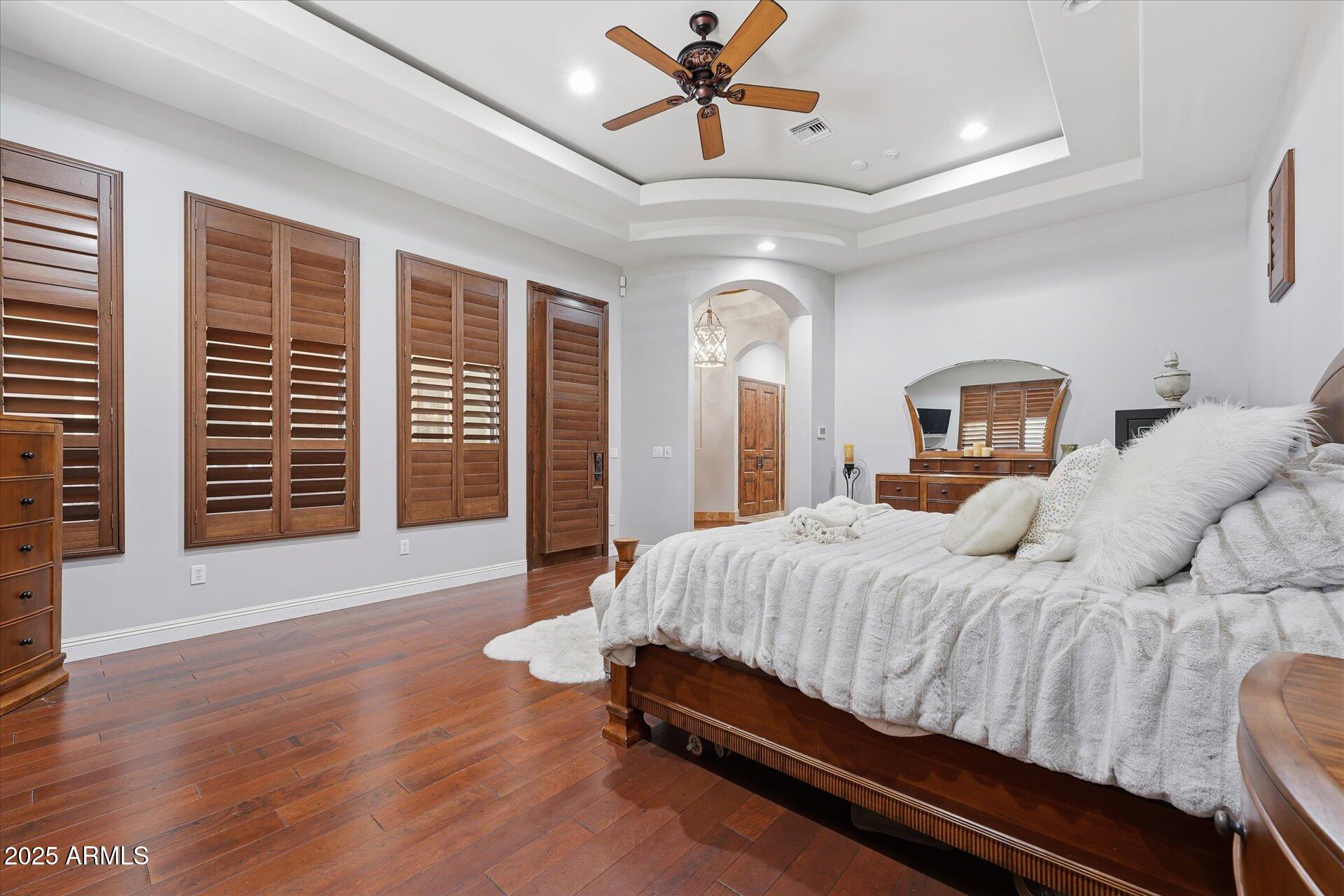 3121 East Bonanza Court Gilbert, AZ 85297 - Photo 41 of 83 46-046-primary-bedroom