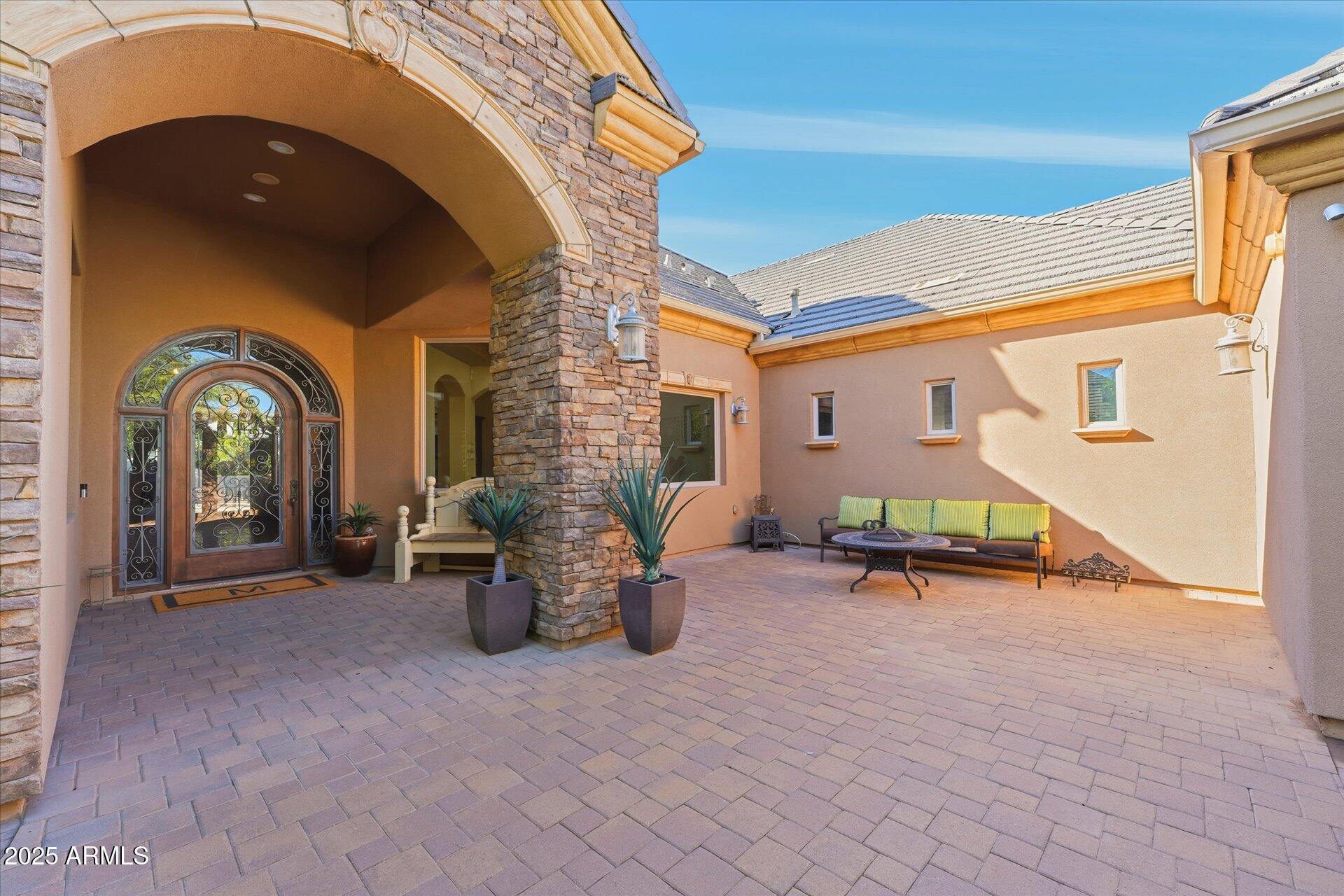 3121 East Bonanza Court Gilbert, AZ 85297 - Photo 7 of 83 12-012-courtyard