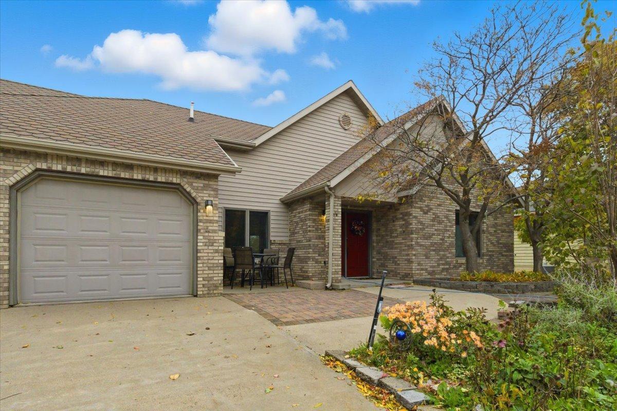 410 Sundown Drive Avon, MN 56310 - Photo 4 of 71
