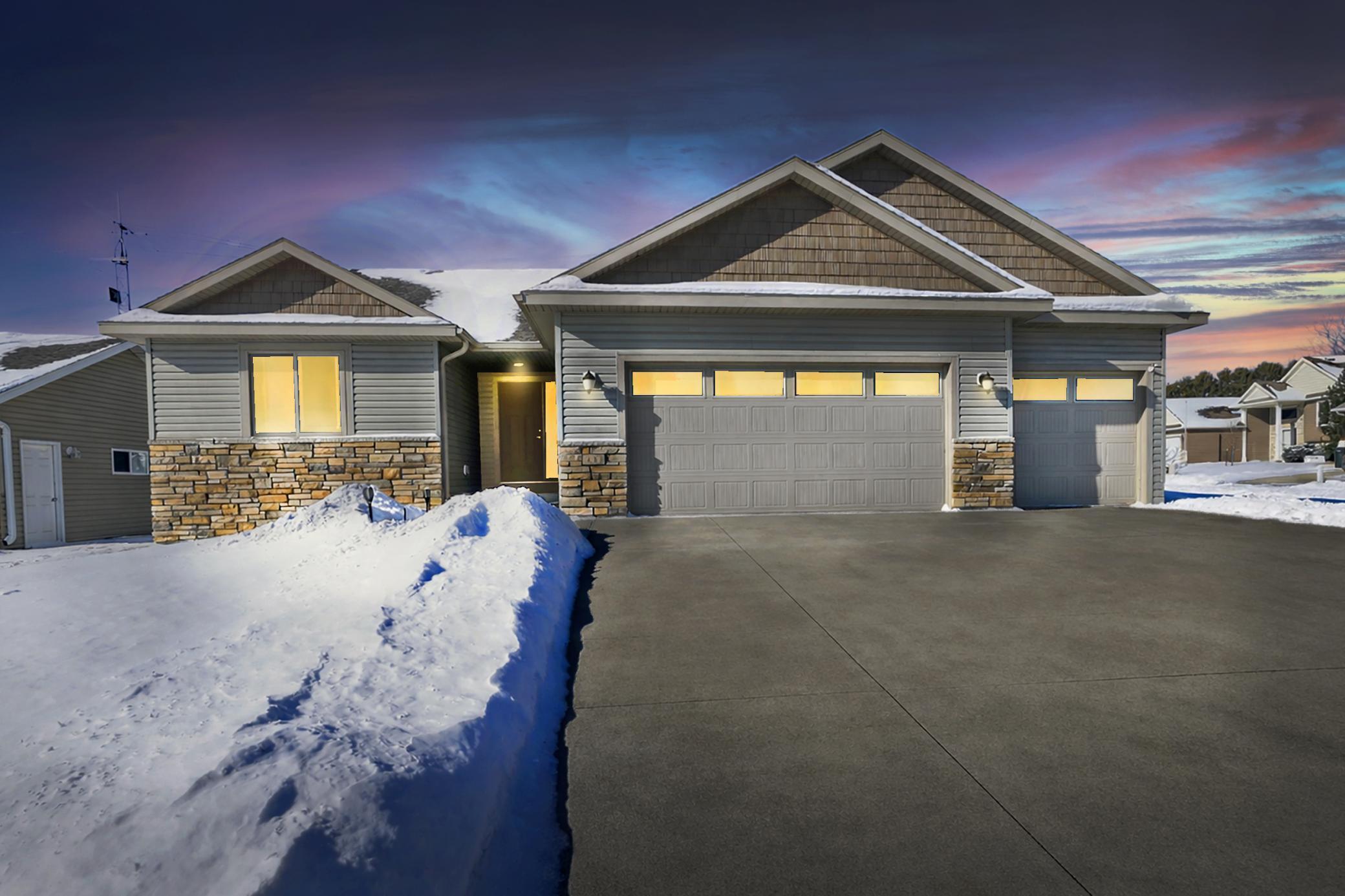 481 Manor Garden Lane Northwest Rochester, MN 55901 - Photo 2 of 11