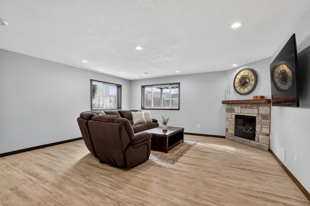 $478,900 | 481 Manor Garden Lane Northwest, Rochester, MN 55901