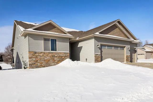 $478,900 | 481 Manor Garden Lane Northwest, Rochester, MN 55901