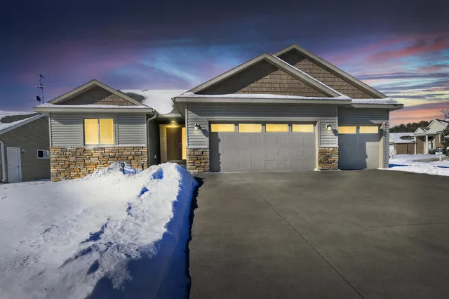 $478,900 | 481 Manor Garden Lane Northwest, Rochester, MN 55901