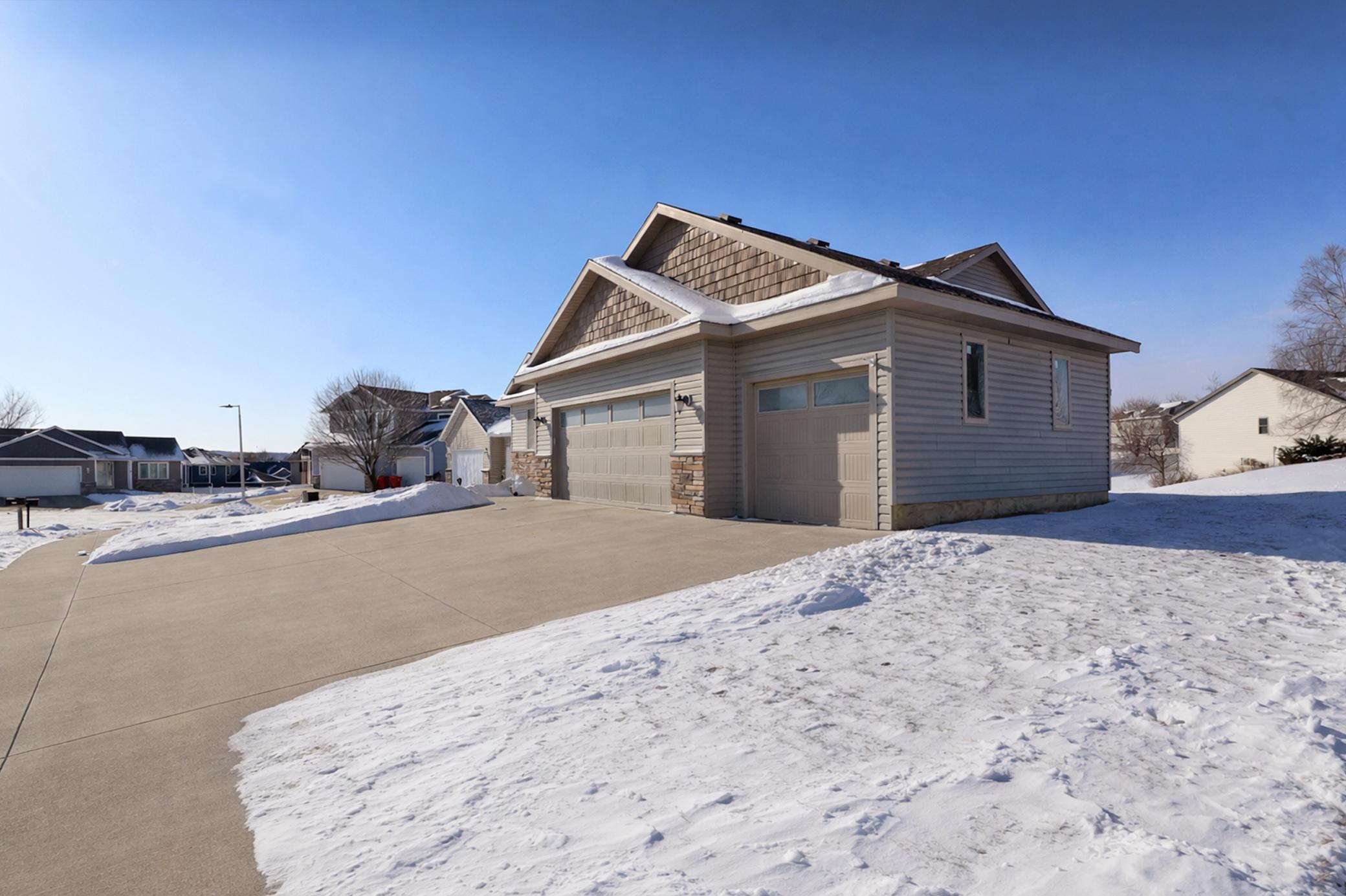 481 Manor Garden Lane Northwest Rochester, MN 55901 - Photo 5 of 11