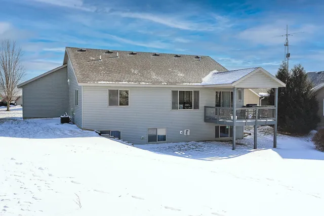 $478,900 | 481 Manor Garden Lane Northwest, Rochester, MN 55901