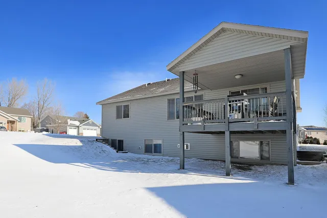 $478,900 | 481 Manor Garden Lane Northwest, Rochester, MN 55901