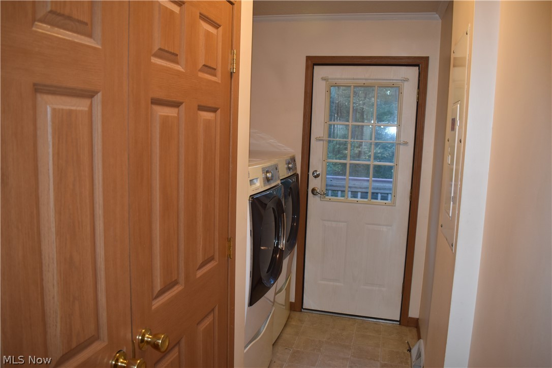 76124 Early Road Kimbolton, OH 43749 - Photo 9 of 23 Side entrance and laundry area