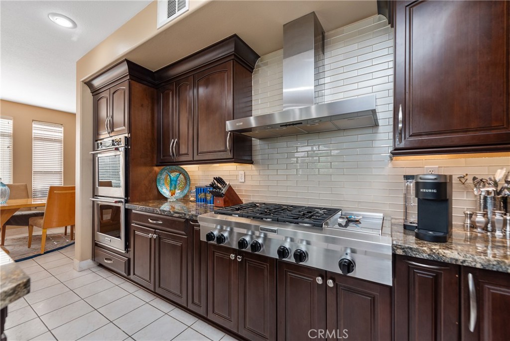 11312 Broadview Drive Moorpark, CA 93021 - Photo 12 of 50 6 burner with Griddle & Range hood