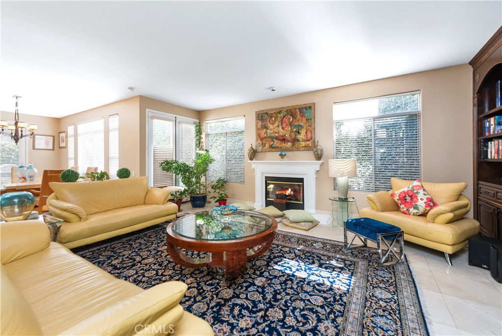 11312 Broadview Drive Moorpark, CA 93021 - Photo 17 of 50 Family Room