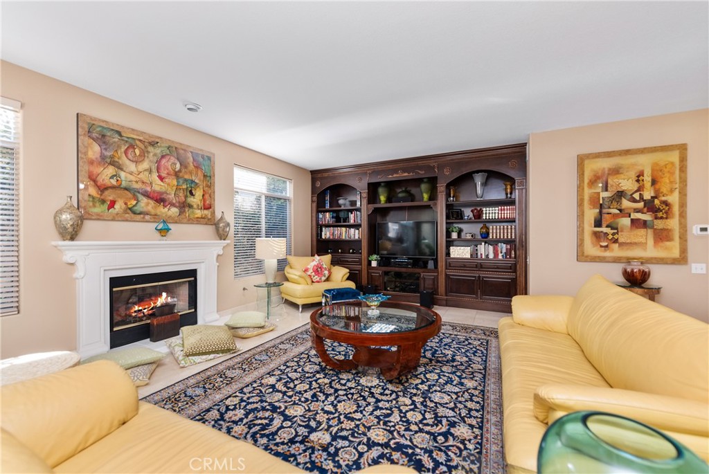 11312 Broadview Drive Moorpark, CA 93021 - Photo 18 of 50 Family Room