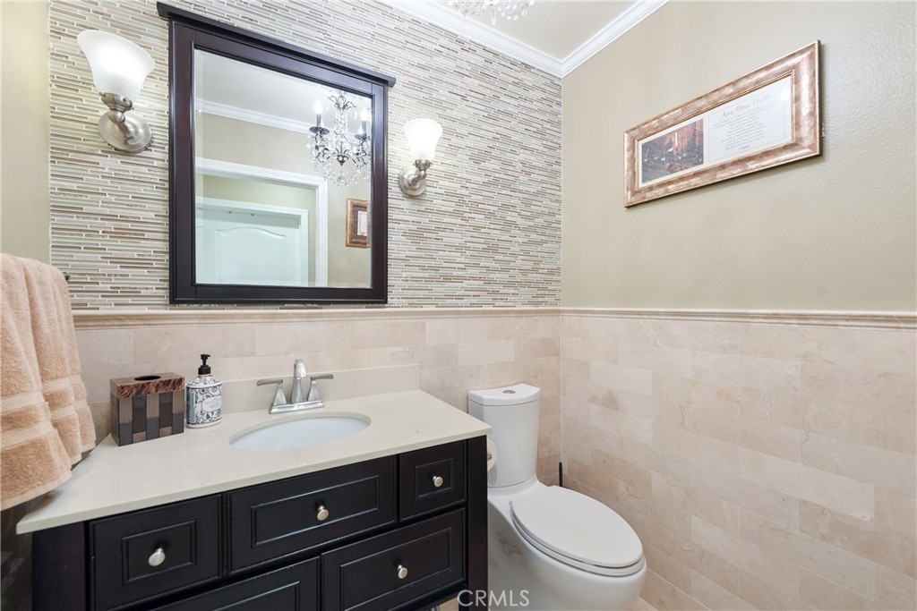 11312 Broadview Drive Moorpark, CA 93021 - Photo 19 of 50 Guest Bathroom