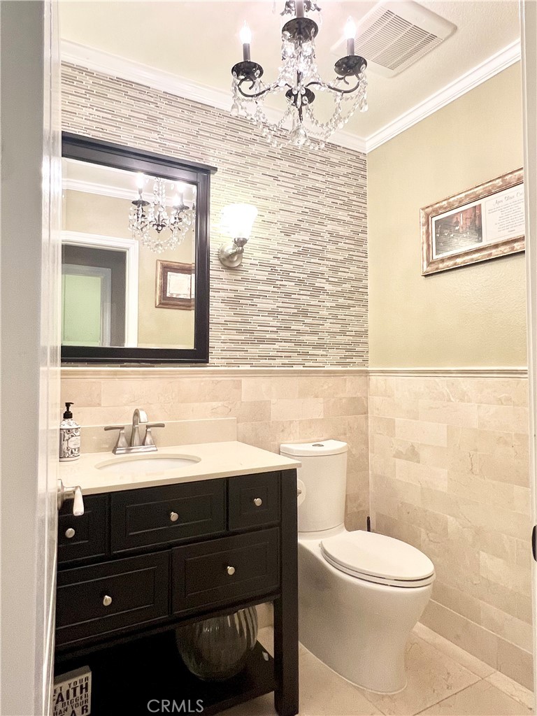 11312 Broadview Drive Moorpark, CA 93021 - Photo 20 of 50 Guest Bathroom