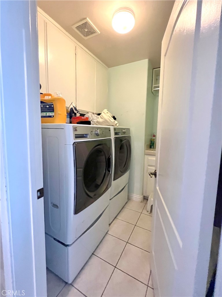 11312 Broadview Drive Moorpark, CA 93021 - Photo 21 of 50 Separate Laundry Rm w/ utility sink