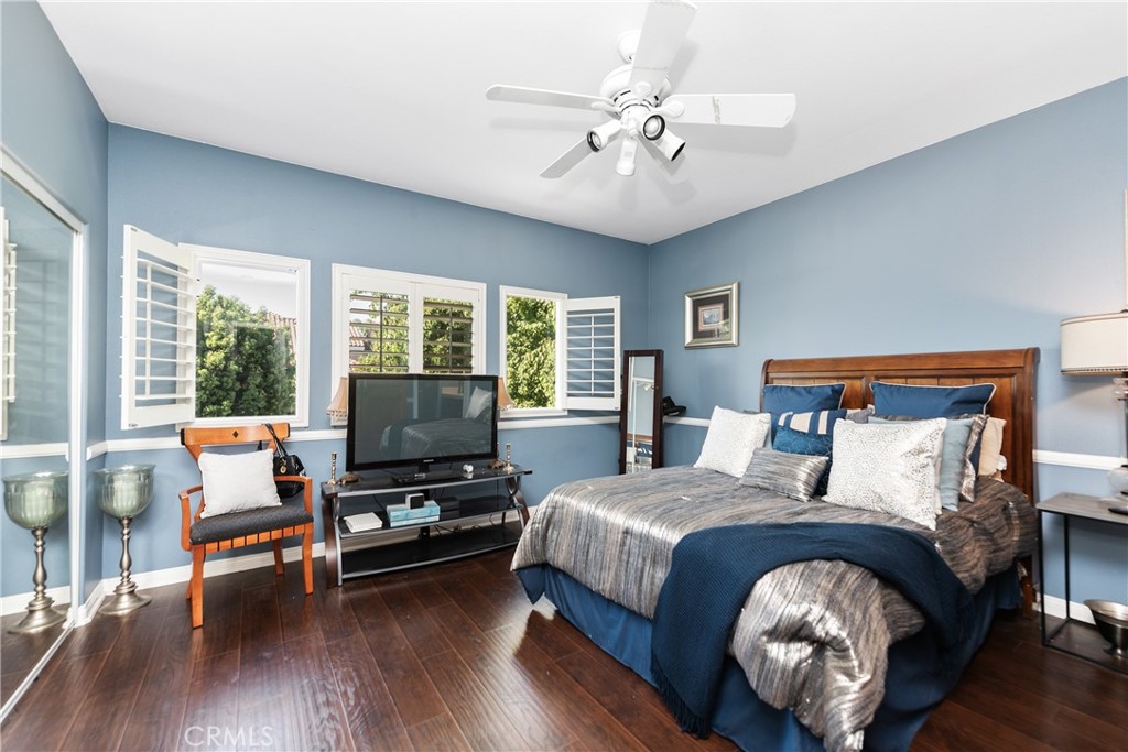 11312 Broadview Drive Moorpark, CA 93021 - Photo 23 of 50 Secondary Bedroom with en suite bathroom