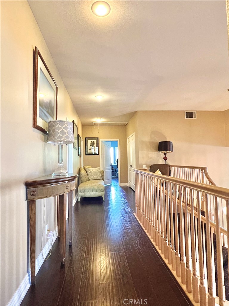 11312 Broadview Drive Moorpark, CA 93021 - Photo 35 of 50 Upstairs hall