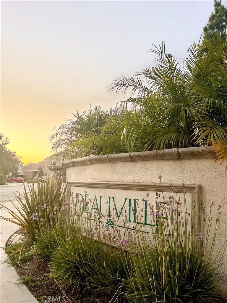 11312 Broadview Drive Moorpark, CA 93021 - Photo 43 of 50 Neighborhood Entrance