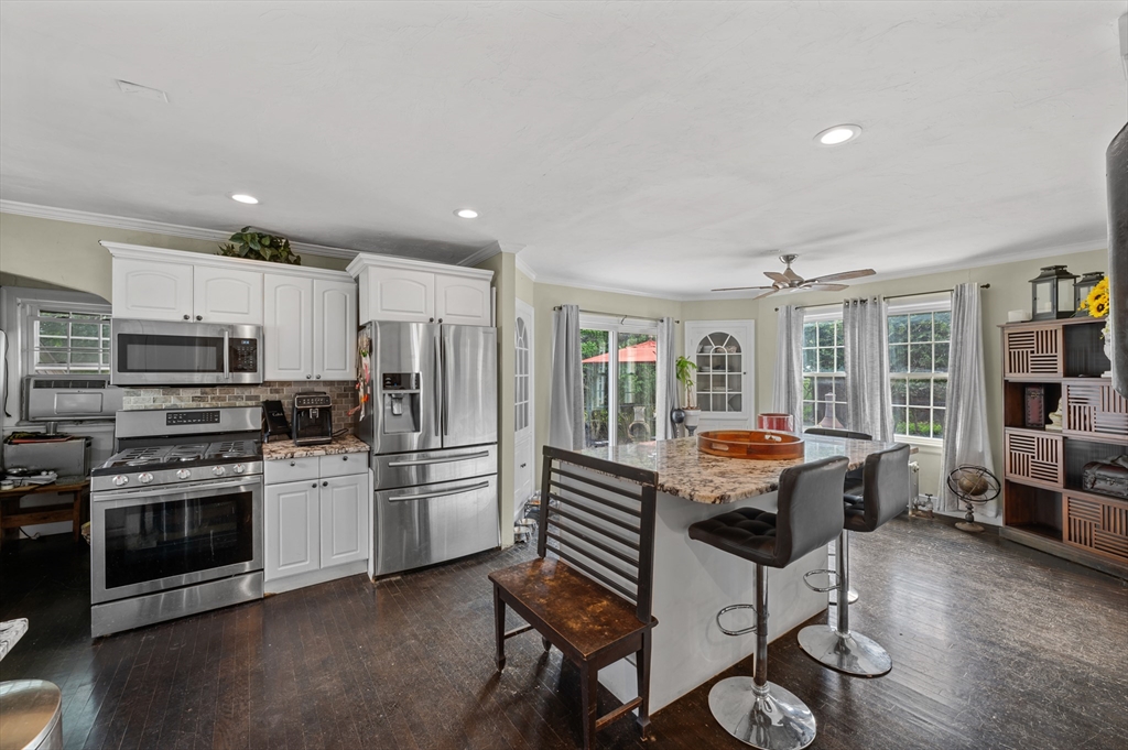 8 St James Road Shrewsbury, MA 01545 - Photo 11 of 30 Gallery Image 11