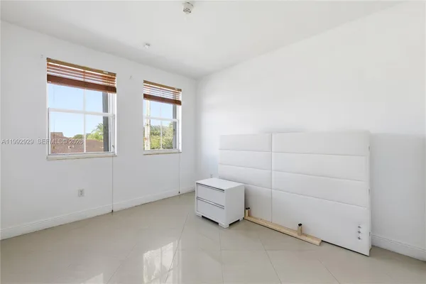 $4,700 | 15184 Southwest 20th Street, Miami, FL 33185