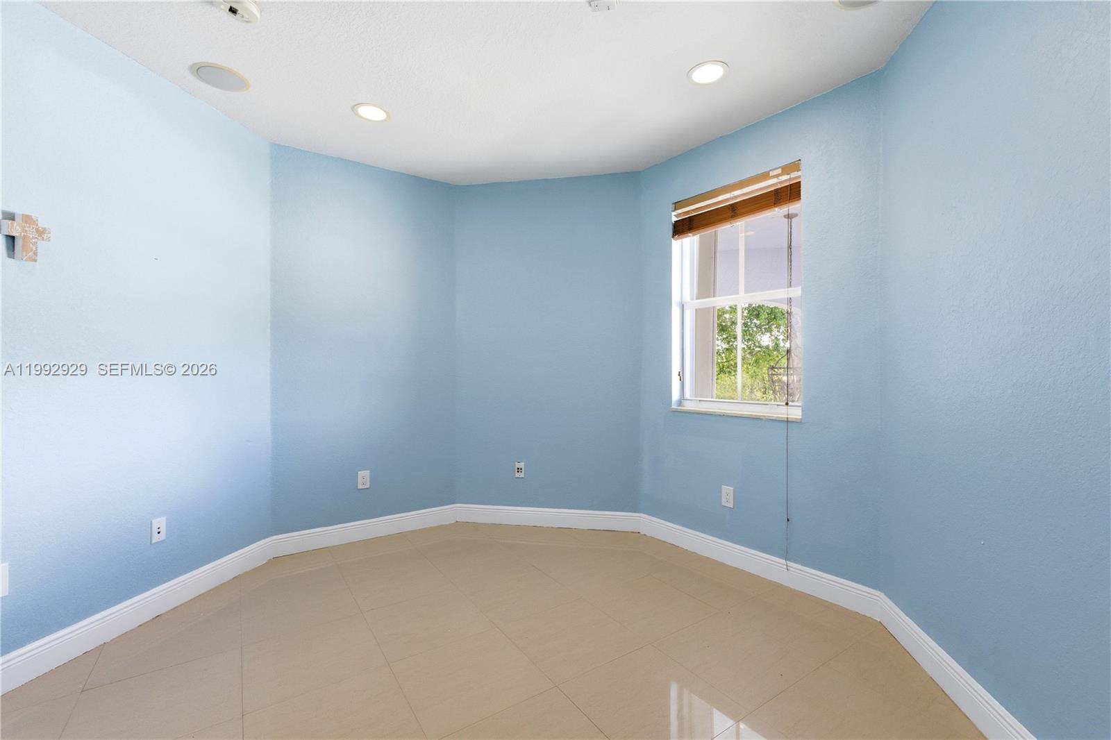 15184 Southwest 20th Street Miami, FL 33185 - Photo 17 of 39