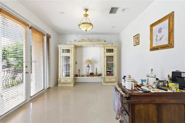 $4,700 | 15184 Southwest 20th Street, Miami, FL 33185