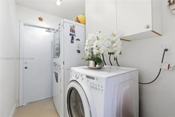 $4,700 | 15184 Southwest 20th Street, Miami, FL 33185