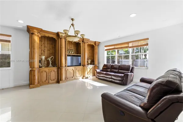 $4,700 | 15184 Southwest 20th Street, Miami, FL 33185